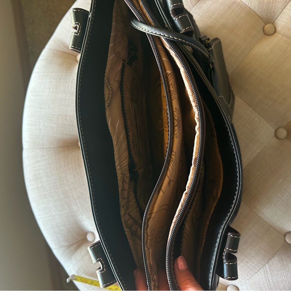 Franklin Covey Turn-lock Tote - Picture 12 of 12